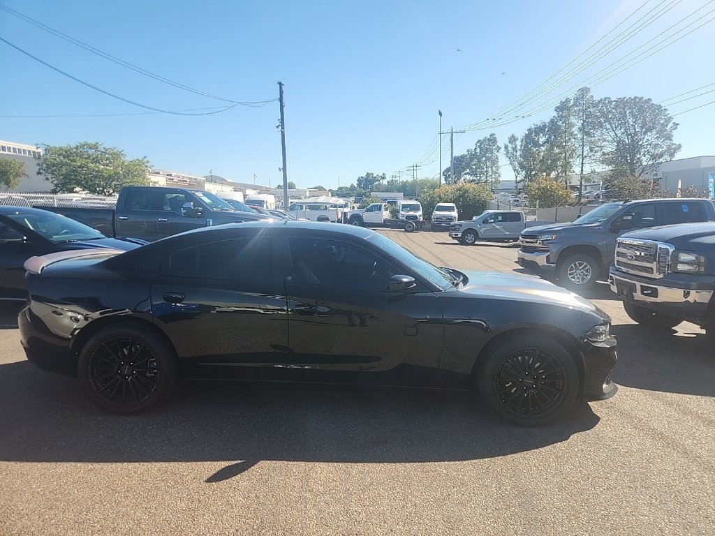 Used 2019 Dodge Charger SXT RWD image 16
