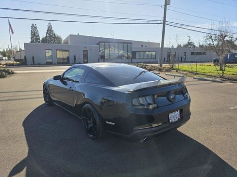 Used 2010 Ford Mustang GT image 8