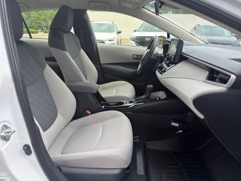 Used 2022 Toyota Corolla LE FWD image 26