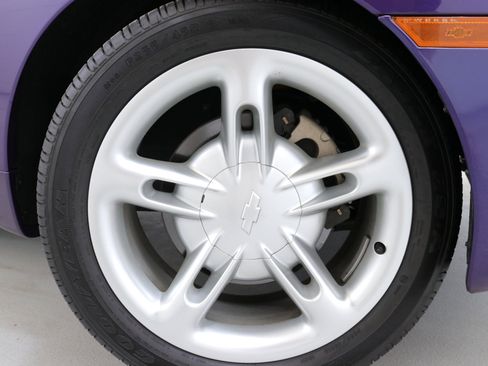 Used 2003 Chevrolet SSR w/ Preferred Equipment Group image 45