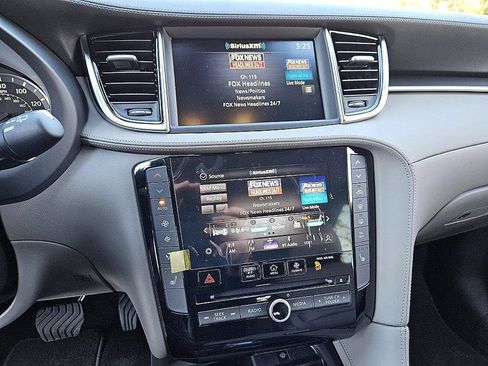 New 2025 INFINITI QX50 Luxe image 21