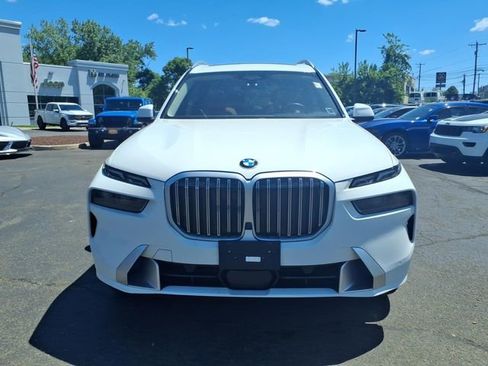 Used 2024 BMW X7 xDrive40i AWD/4WD image 2