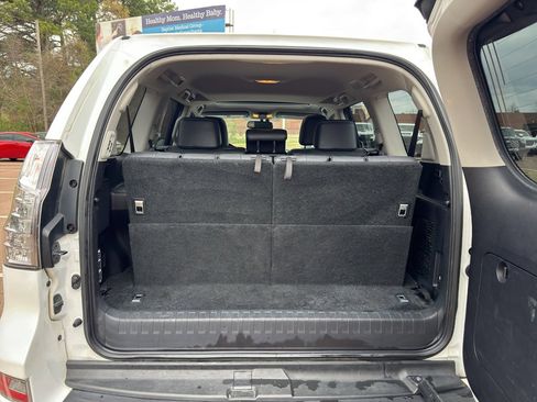 Used 2016 Lexus GX 460 Luxury w/ Preferred Accessory Package image 14