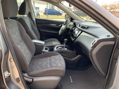 Used 2016 Nissan Rogue SV AWD/4WD image 35