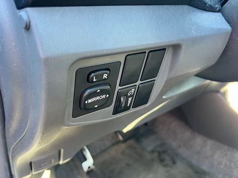 Used 2011 Toyota Prius Two image 18