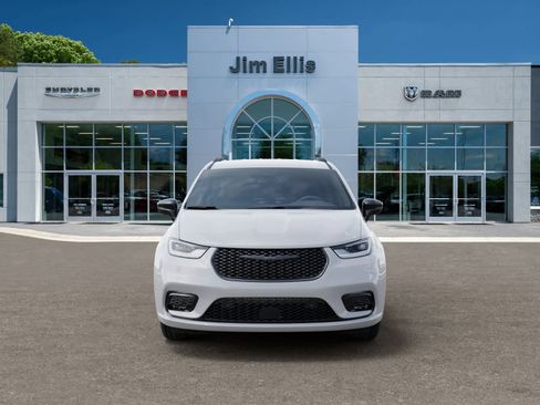 New 2026 Chrysler Pacifica Select w/ S Appearance Package FWD image 6