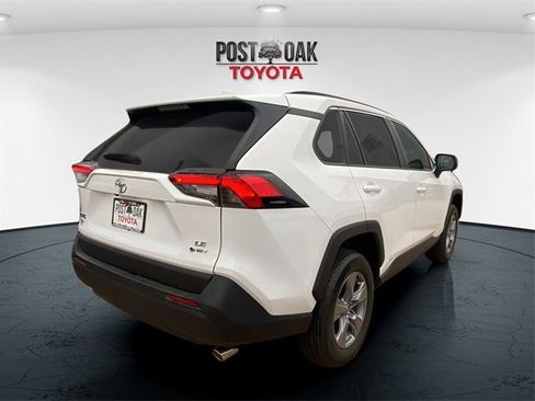 New 2025 Toyota RAV4 LE image 7