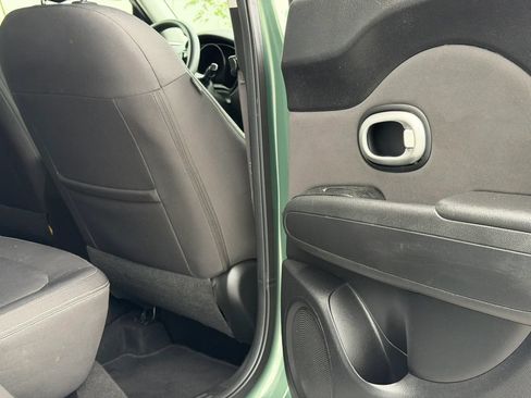 Used 2014 Kia Soul FWD image 20
