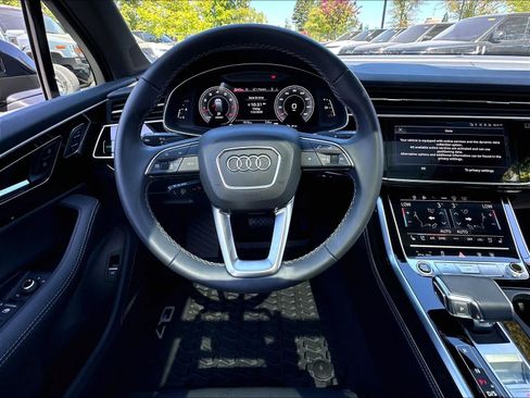 Used 2025 Audi Q7 3.0T Prestige w/ Prestige Package AWD/4WD image 5