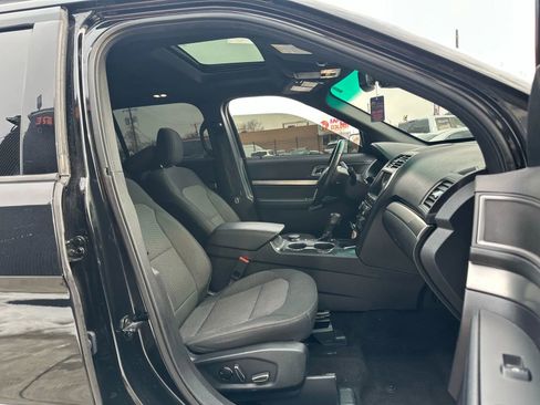 Used 2018 Ford Explorer XLT w/ Equipment Group 201A image 11