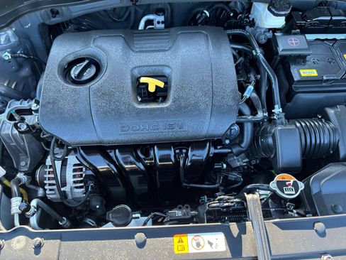 Used 2025 Kia Soul LX w/ LX Technology Package FWD image 32