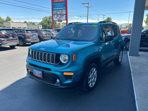 Used 2022 Jeep Renegade Latitude AWD/4WD image 2