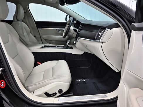 Used 2018 Volvo V90 T6 Cross Country w/ Convenience Package AWD/4WD image 27