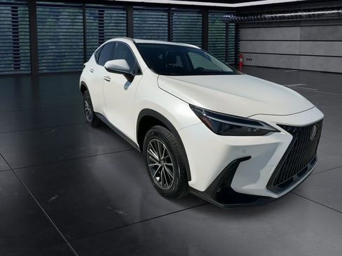 Used 2024 Lexus NX 250 FWD image 2
