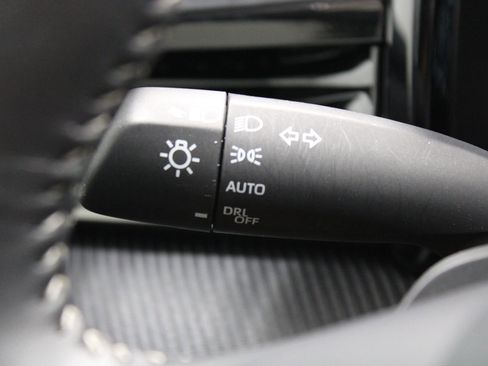 Used 2025 Toyota Camry SE FWD image 39