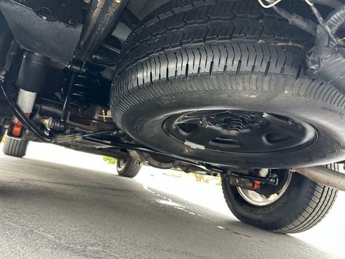 Used 2005 Cadillac Escalade AWD image 71