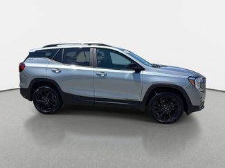 Used 2024 GMC Terrain SLE w/ Driver Convenience Package AWD/4WD video 3
