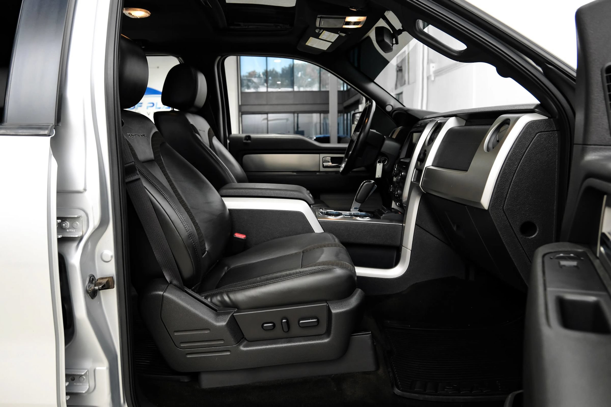 Used 2014 Ford F150 Raptor w/ Equipment Group 801A Luxury AWD/4WD image 38