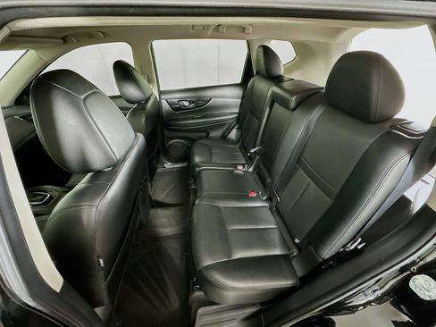 Used 2017 Nissan Rogue SL w/ SL Premium Package image 29