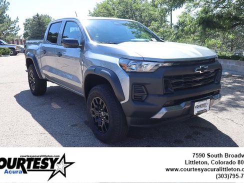 Used 2024 Chevrolet Colorado Trail Boss w/ Technology Package AWD/4WD image 8