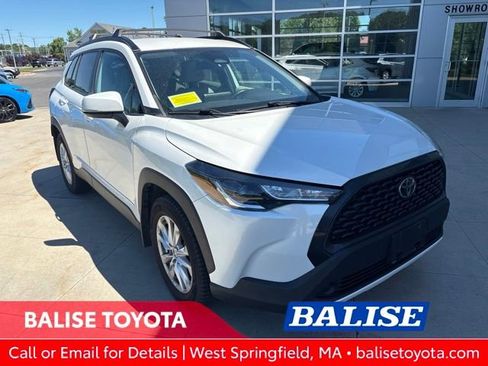 Used 2023 Toyota Corolla Cross LE AWD/4WD image 1