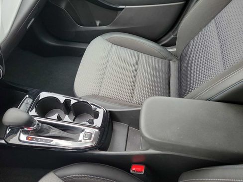 Used 2025 Chevrolet Trax LT FWD image 20