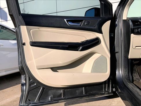 Used 2018 Ford Edge Titanium w/ Equipment Group 301A image 16