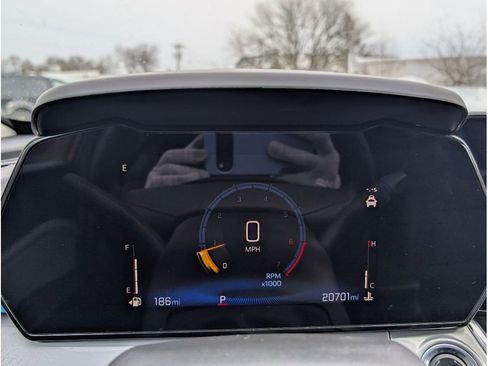 Used 2025 Chevrolet Trax LT w/ LT Convenience Package image 19