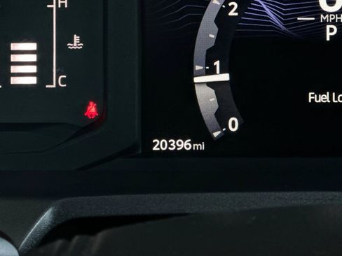 Used 2025 Toyota Tacoma SR5 AWD/4WD image 18