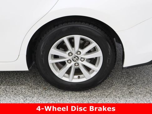 Used 2025 Toyota Camry LE FWD image 9