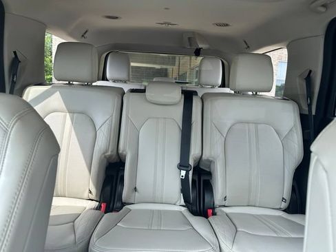 Used 2020 Ford Expedition Platinum AWD/4WD image 18