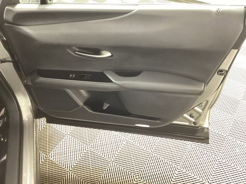 Used 2020 Lexus UX 250h image 10