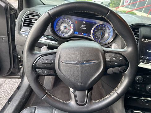 Used 2018 Chrysler 300 S w/ 300S Premium Group image 28