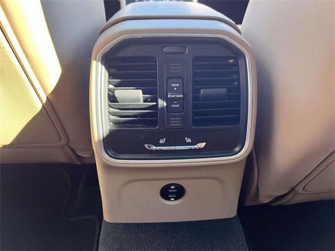 Certified 2022 Porsche Macan S image 16