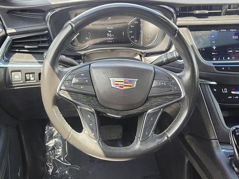 Used 2022 Cadillac XT5 Premium Luxury FWD image 12