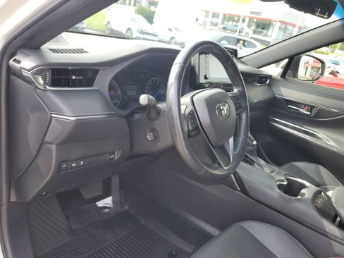 Certified 2022 Toyota Venza XLE AWD/4WD image 19