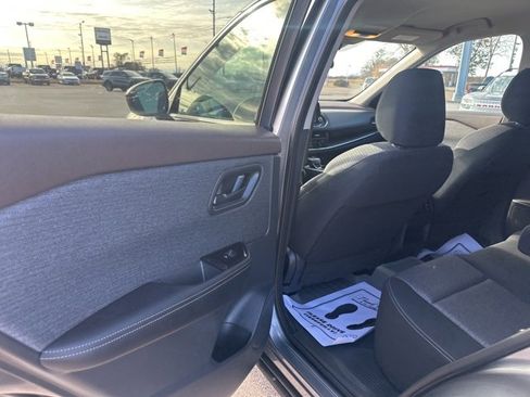 Used 2021 Nissan Rogue S image 26