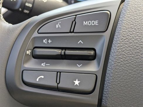 New 2025 Hyundai Venue Limited image 29