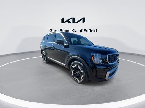 Certified 2023 Kia Telluride S w/ S Sunroof Package image 2