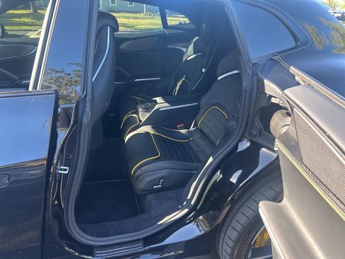 Used 2025 Ferrari Purosangue Base image 7