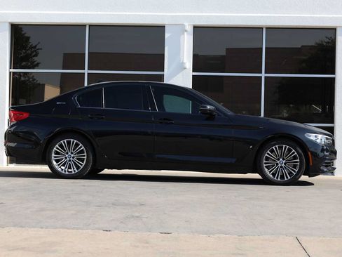 Used 2019 BMW 530e w/ Convenience Package RWD image 7