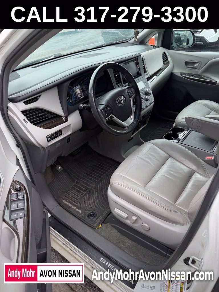 Used 2017 Toyota Sienna XLE Premium FWD image 9