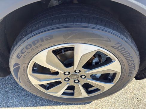 Used 2023 Ford Escape Platinum w/ Premium Technology Package image 18