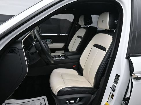 Used 2021 Rolls-Royce Cullinan Black Badge AWD/4WD image 10