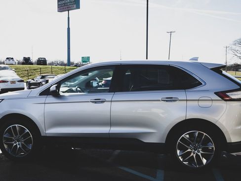 Used 2015 Ford Edge Titanium image 15