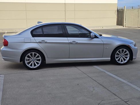 Used 2011 BMW 328i Sedan RWD image 4