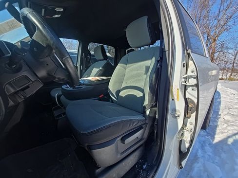 Used 2022 RAM 2500 Big Horn w/ Cold Weather Group image 5