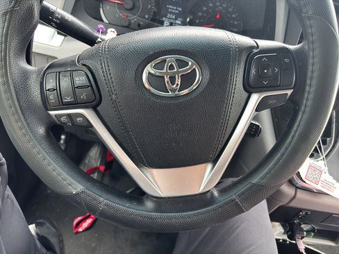 Certified 2016 Toyota Sienna LE FWD image 10