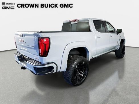 Used 2025 GMC Sierra 1500 AT4 w/ AT4 Premium Package AWD/4WD image 5