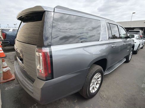 Used 2019 GMC Yukon XL SLT AWD/4WD image 2